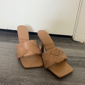 Elegant Tan Women's Heeled Sandals